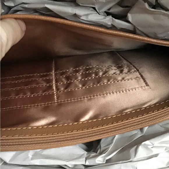 Joy and Iman Travel Purse - Picture 9 of 10